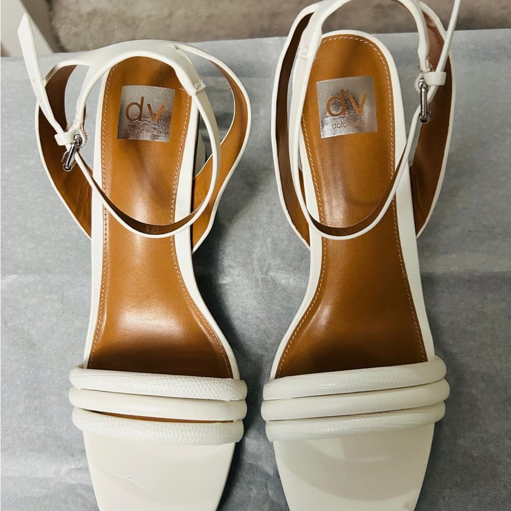 DV by Dolce Vita Women's White Sandals. Comfortable for Easy Walks. Size 11.